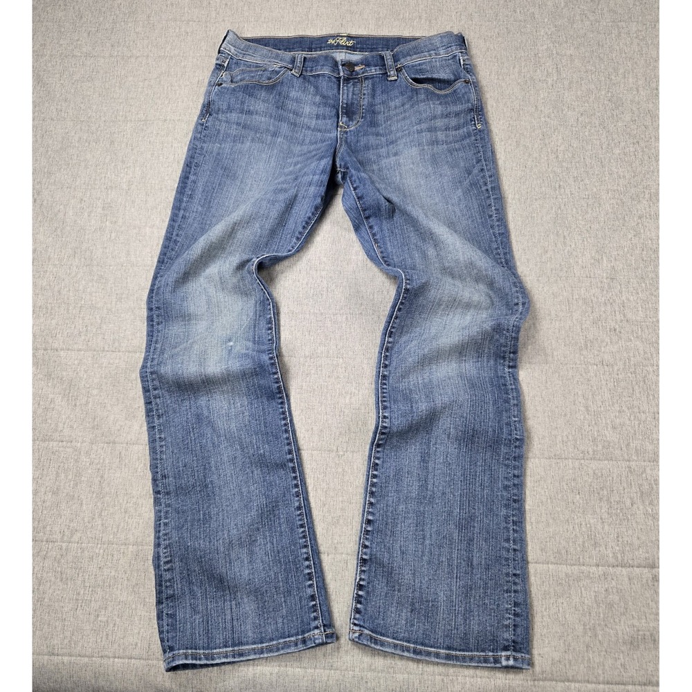 Old‎ Navy The Flirt Women's Mid Rise Medium Wash Straight Leg Jeans 32" X 31"